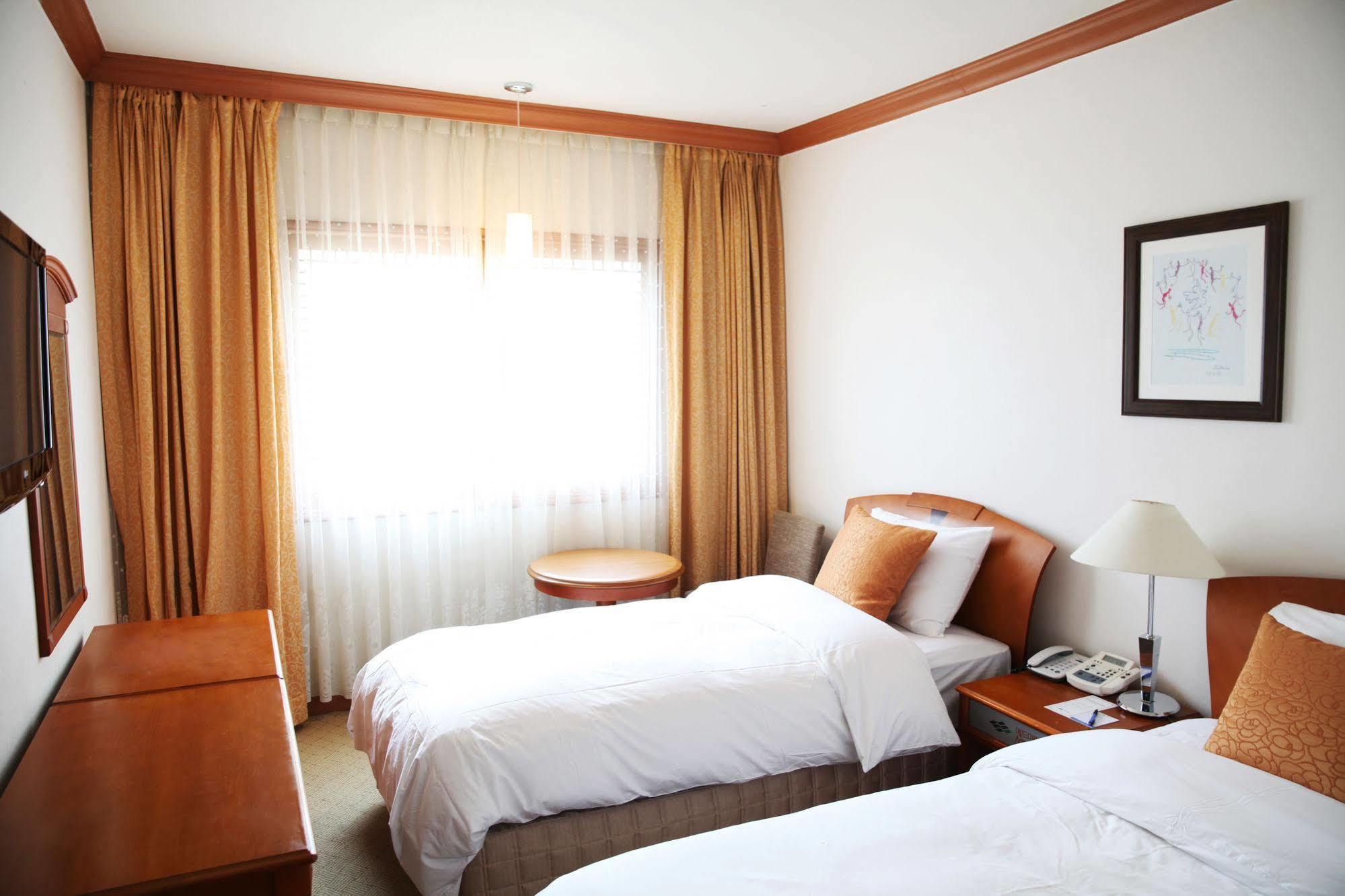 Admiral Hotel Geoje Exterior foto