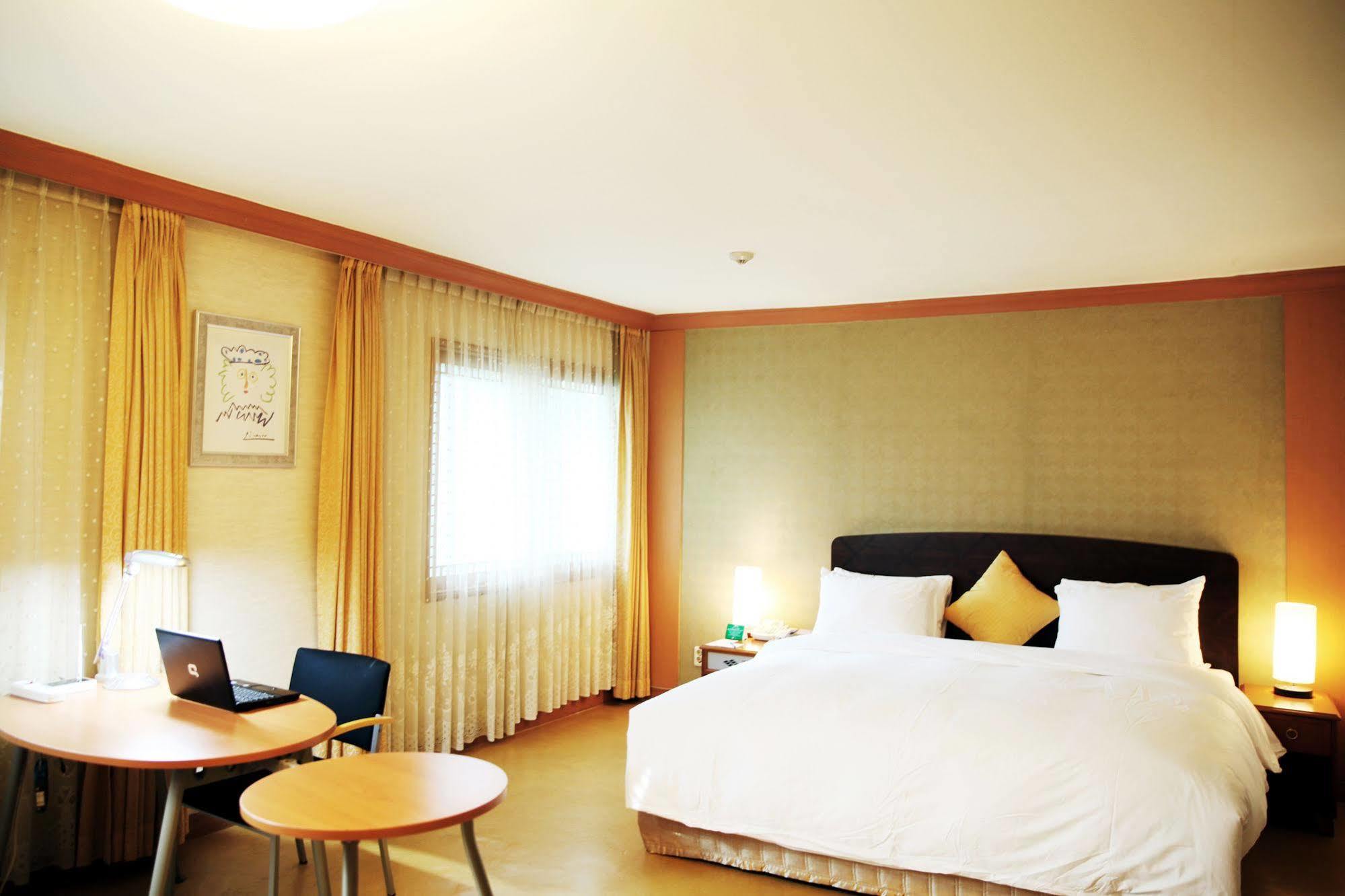 Admiral Hotel Geoje Exterior foto